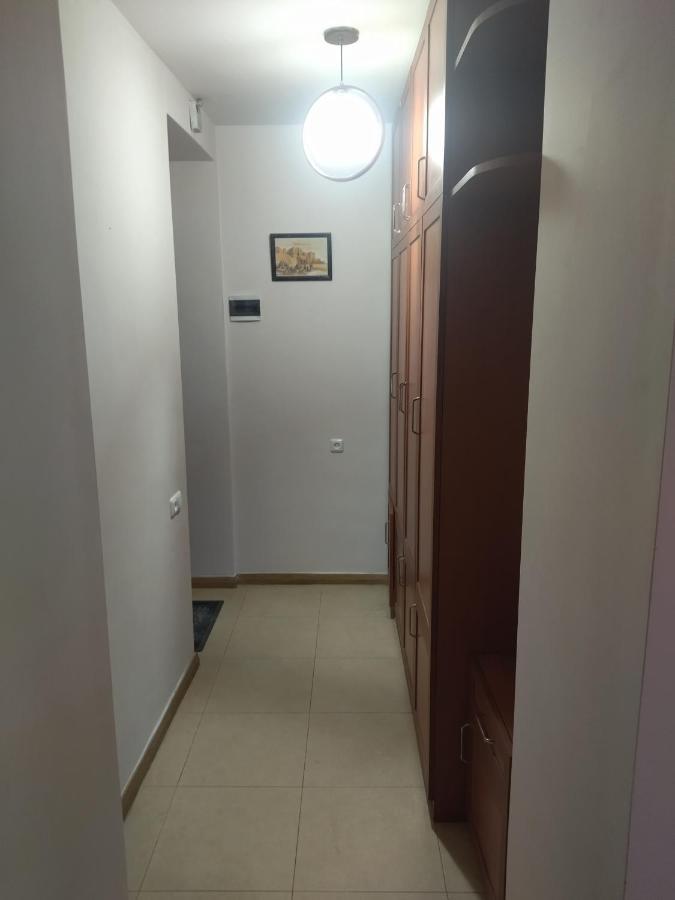 Abovyan 36 Apt & Tour Ереван Екстериор снимка