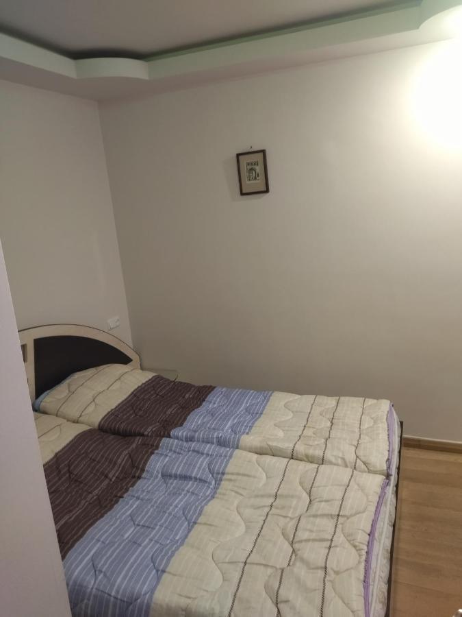 Abovyan 36 Apt & Tour Ереван Екстериор снимка