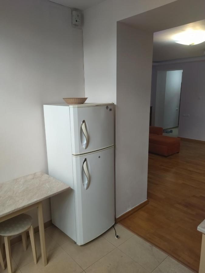 Abovyan 36 Apt & Tour Ереван Екстериор снимка