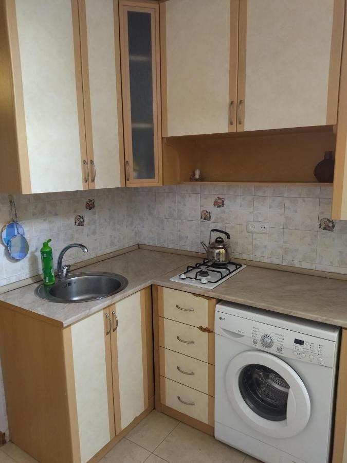Abovyan 36 Apt & Tour Ереван Екстериор снимка
